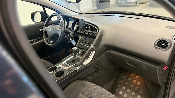 Peugeot 3008 14 of 16