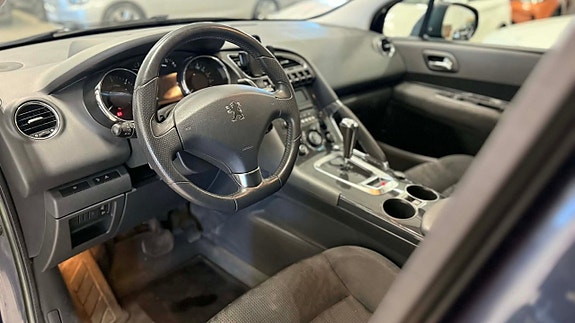 Peugeot 3008 8 of 16