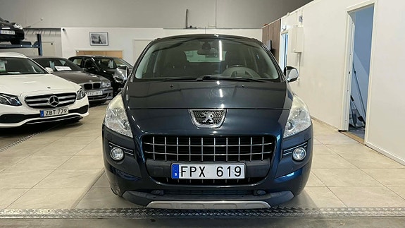 Peugeot 3008 2 of 5