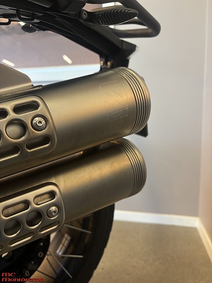 BMW R NINET SCRAMBLER 4 of 5