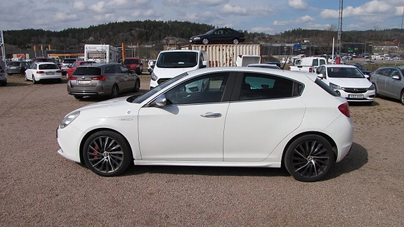 Alfa Romeo Giulietta 4 of 5