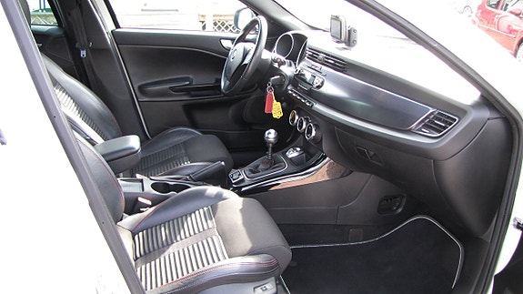 Alfa Romeo Giulietta 6 of 12