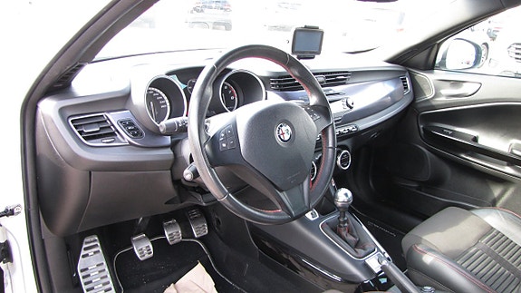 Alfa Romeo Giulietta 5 of 5