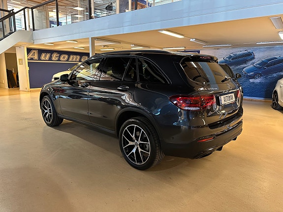 Mercedes-Benz GLC300 de 8 of 16
