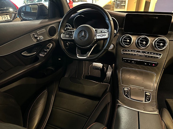 Mercedes-Benz GLC300 de 4 of 5