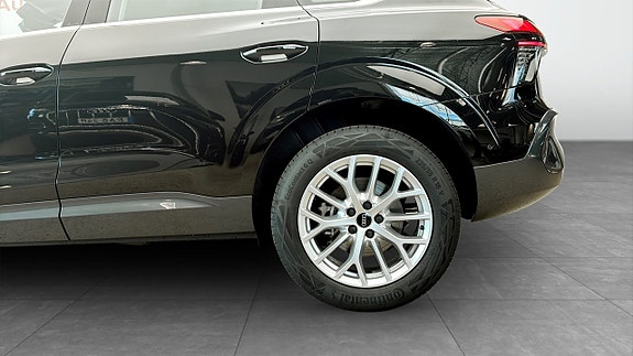 Audi Q3 6 of 13