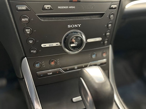 Ford Edge 15 of 19