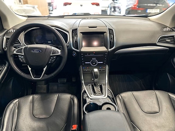 Ford Edge 13 of 19