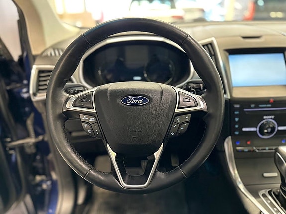 Ford Edge 10 of 19