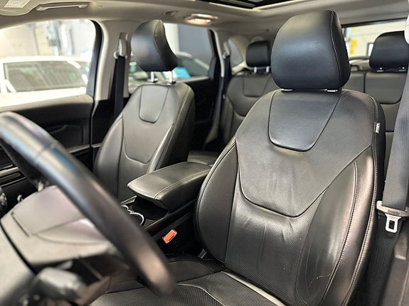 Ford Edge 8 of 19