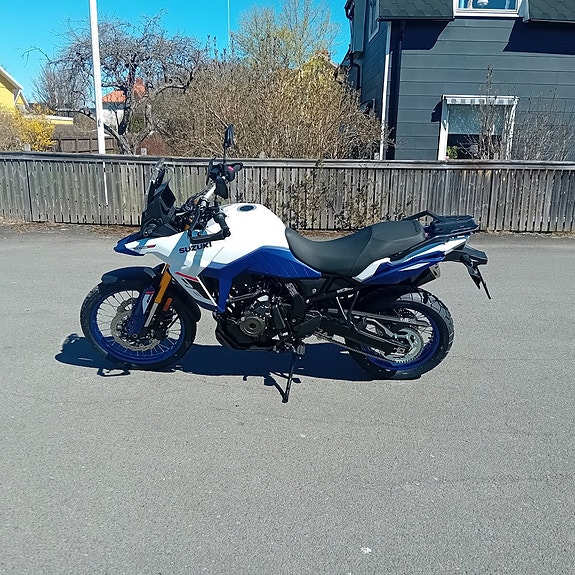 Suzuki V-Strom 800DE 5 of 7