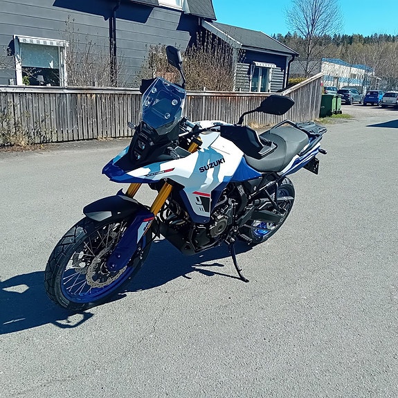 Suzuki V-Strom 800DE 6 of 7