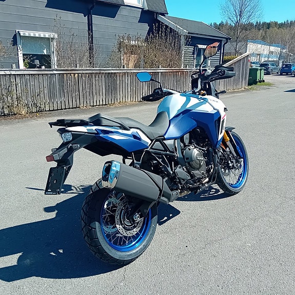 Suzuki V-Strom 800DE 4 of 7