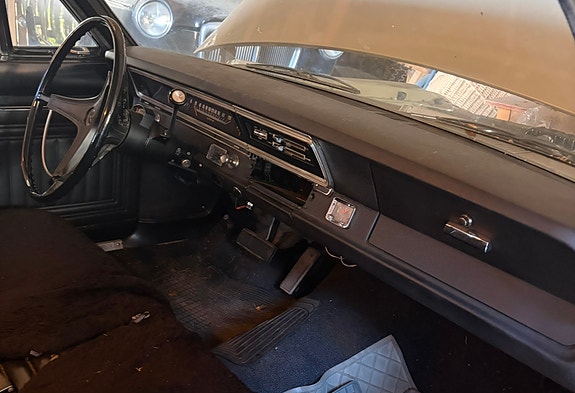 Dodge Dart 9 of 13