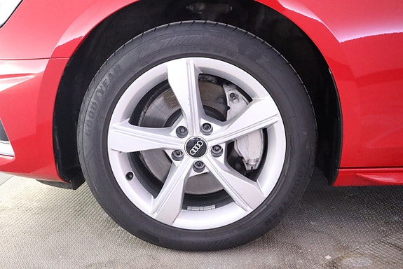 Audi A4 9 of 25