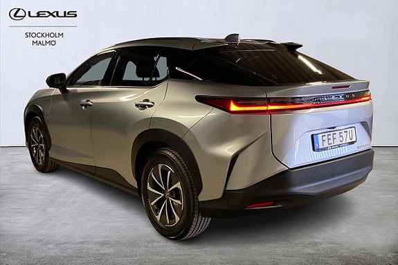 Lexus RZ300e 2 of 5