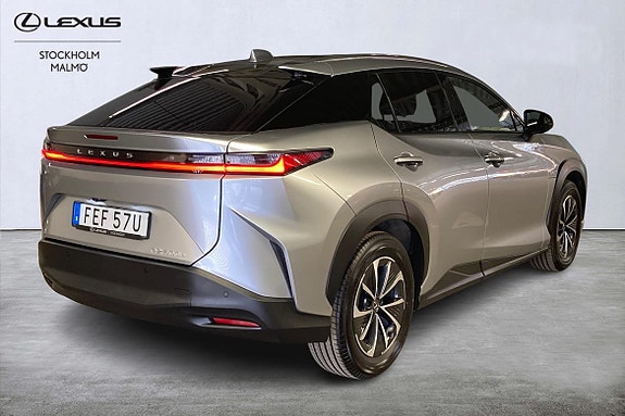Lexus RZ300e 16 of 19
