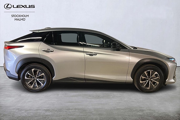 Lexus RZ300e 15 of 19