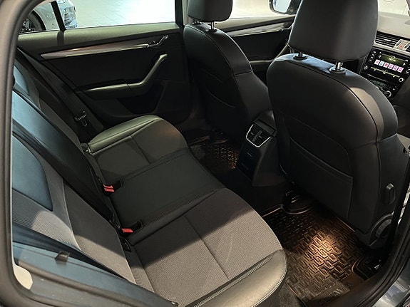 Skoda Octavia 7 of 23