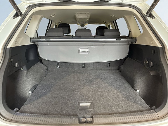 Volkswagen Tiguan Allspace 12 of 21