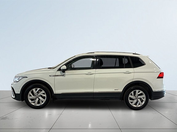 Volkswagen Tiguan Allspace 3 of 5
