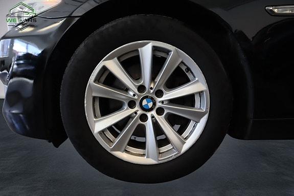 BMW 520d 2 of 5