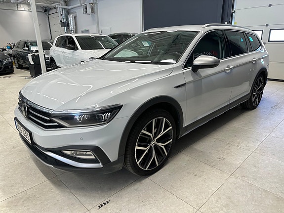 Volkswagen Passat Alltrack 4 of 5