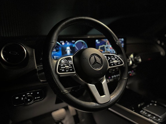 Mercedes-Benz GLB200 12 of 22