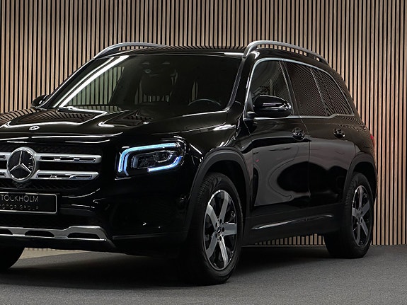 Mercedes-Benz GLB200 2 of 5