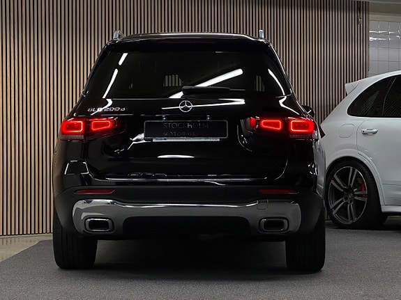 Mercedes-Benz GLB200 9 of 22