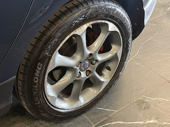 Volvo V40 Cross Country 27 of 27