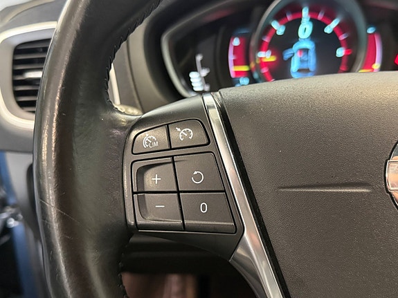 Volvo V40 Cross Country 19 of 27