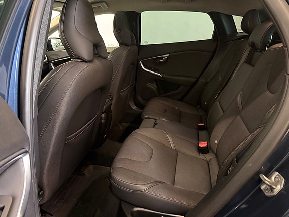 Volvo V40 Cross Country 20 of 27