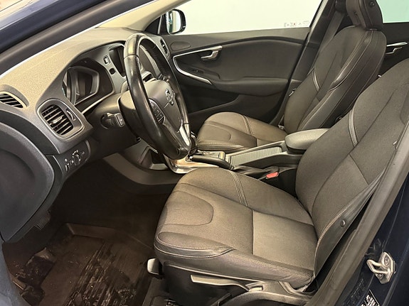 Volvo V40 Cross Country 8 of 27