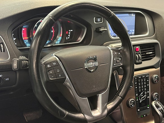 Volvo V40 Cross Country 10 of 27