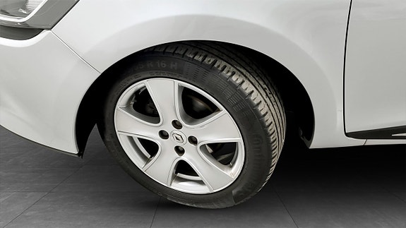 Renault Clio 9 of 9