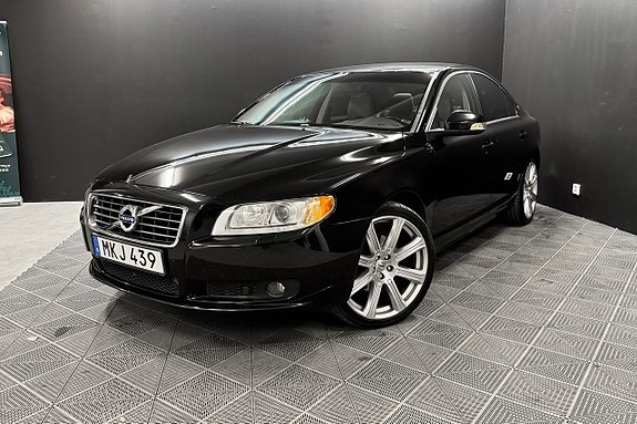 Volvo S80 2 of 5
