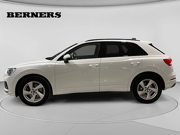 Audi Q3 2 of 5