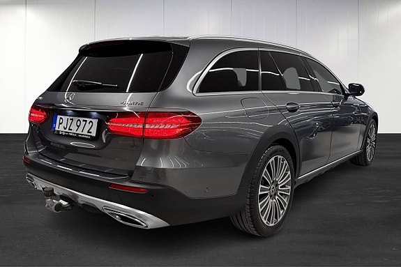 Mercedes-Benz E220 d 4 of 5