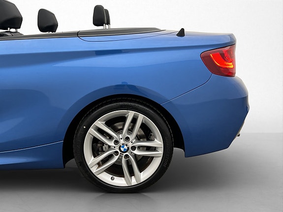 BMW 228i 26 of 28
