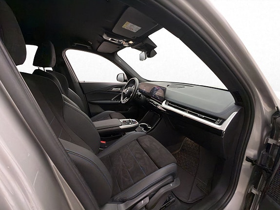 BMW iX1 27 of 30