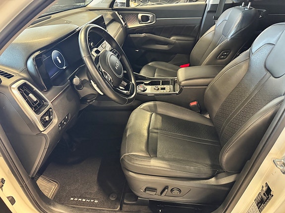 Kia Sorento 8 of 28