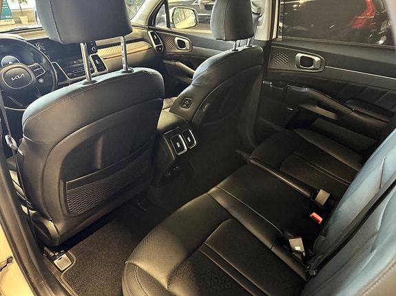 Kia Sorento 9 of 28