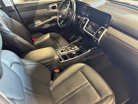 Kia Sorento 13 of 28