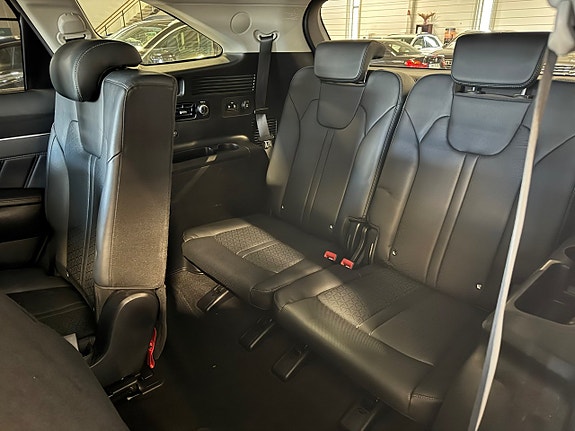 Kia Sorento 12 of 28
