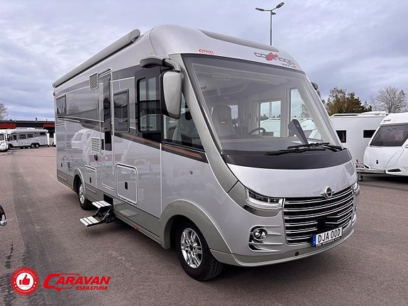Carthago Chic S-Plus i 50 LE / Iveco / 207 hk / Hydrauliska stödben / Dragkrok