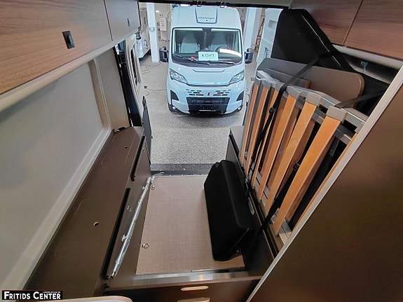 Bürstner B66 C600 Äntligen i hallen. Välkomna 11 of 13
