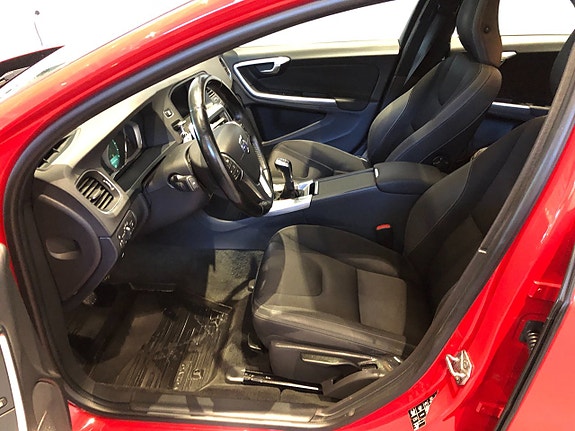 Volvo V60 7 of 9