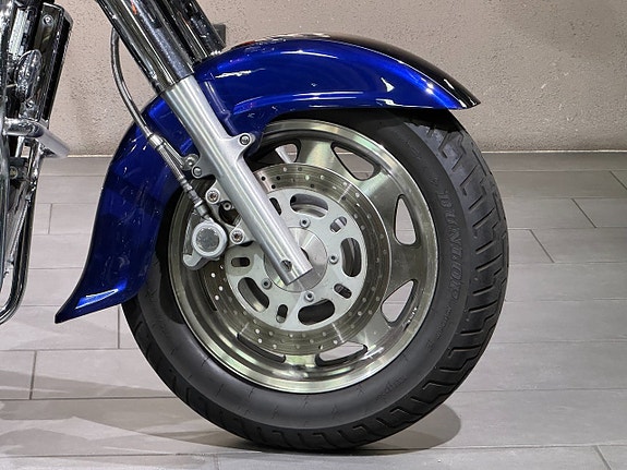 Suzuki Intruder 1500 4 of 7