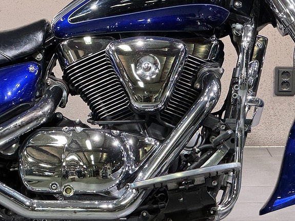Suzuki Intruder 1500 3 of 7